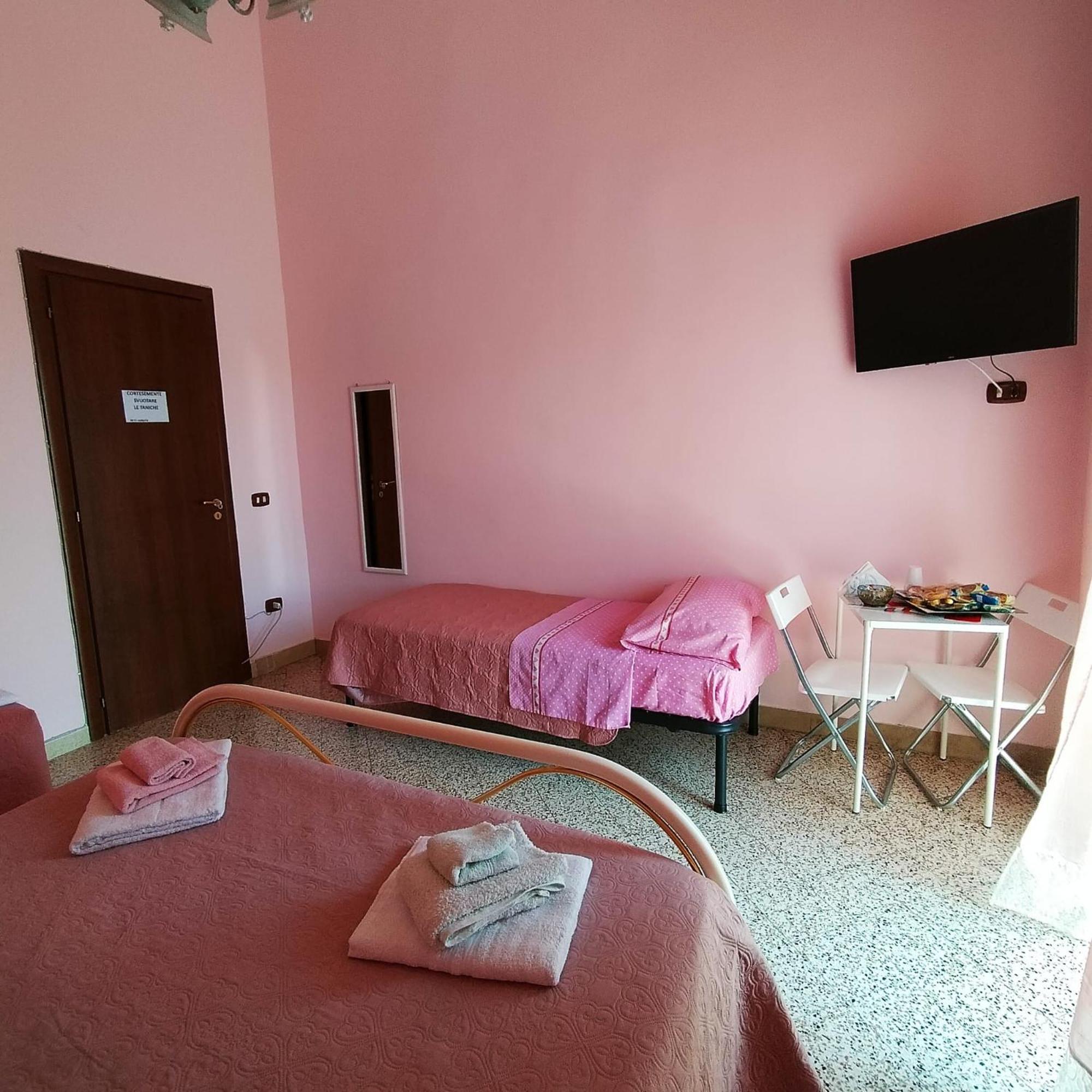 D&M21 Bed & Breakfast เนเปิลส์ ภายนอก รูปภาพ